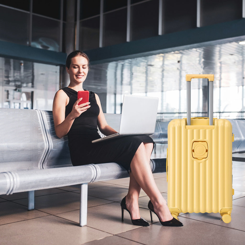 Set Spinner Wheel Luggage, Carry On Suitcase, With Cup Holder & USB Port & Phone Holder