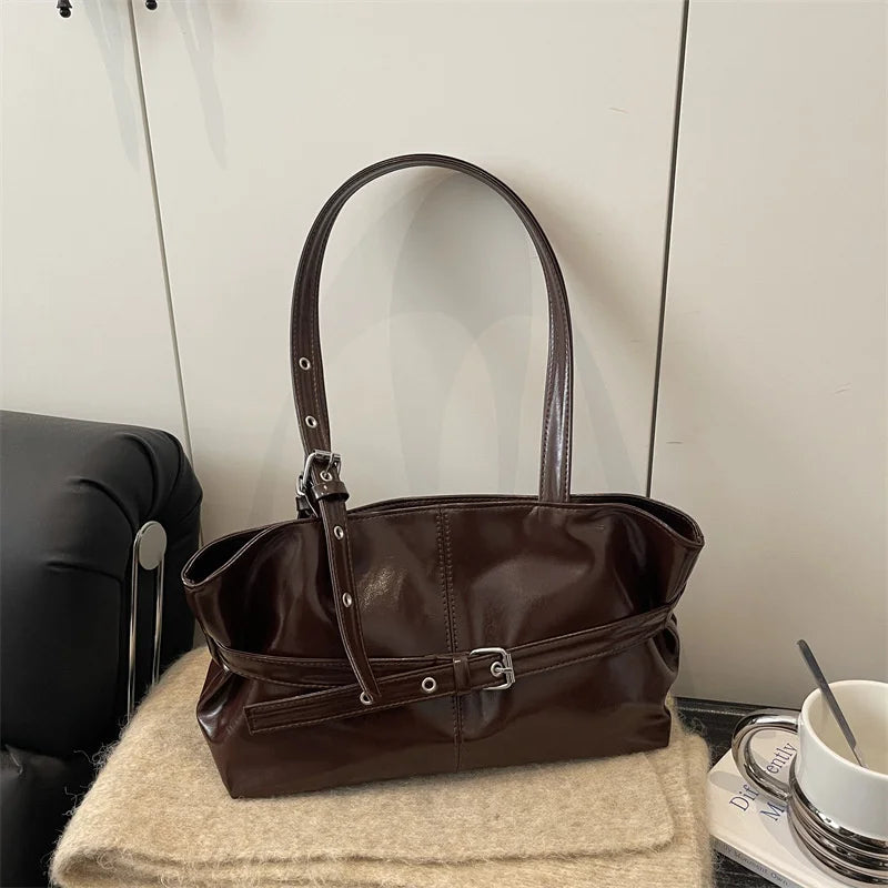 Vintage-Inspired Wine Red Shoulder Bag/Purse