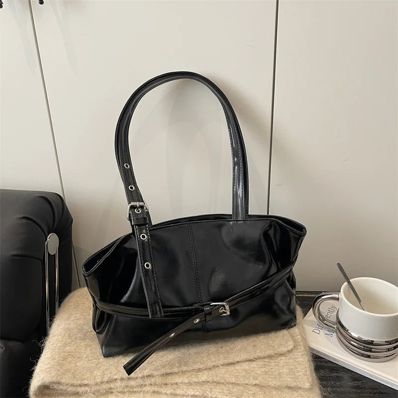 Vintage-Inspired Wine Red Shoulder Bag/Purse